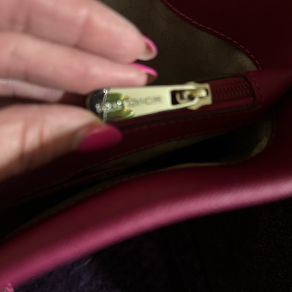 Micheal Kors tote bag - Picture 7 of 10